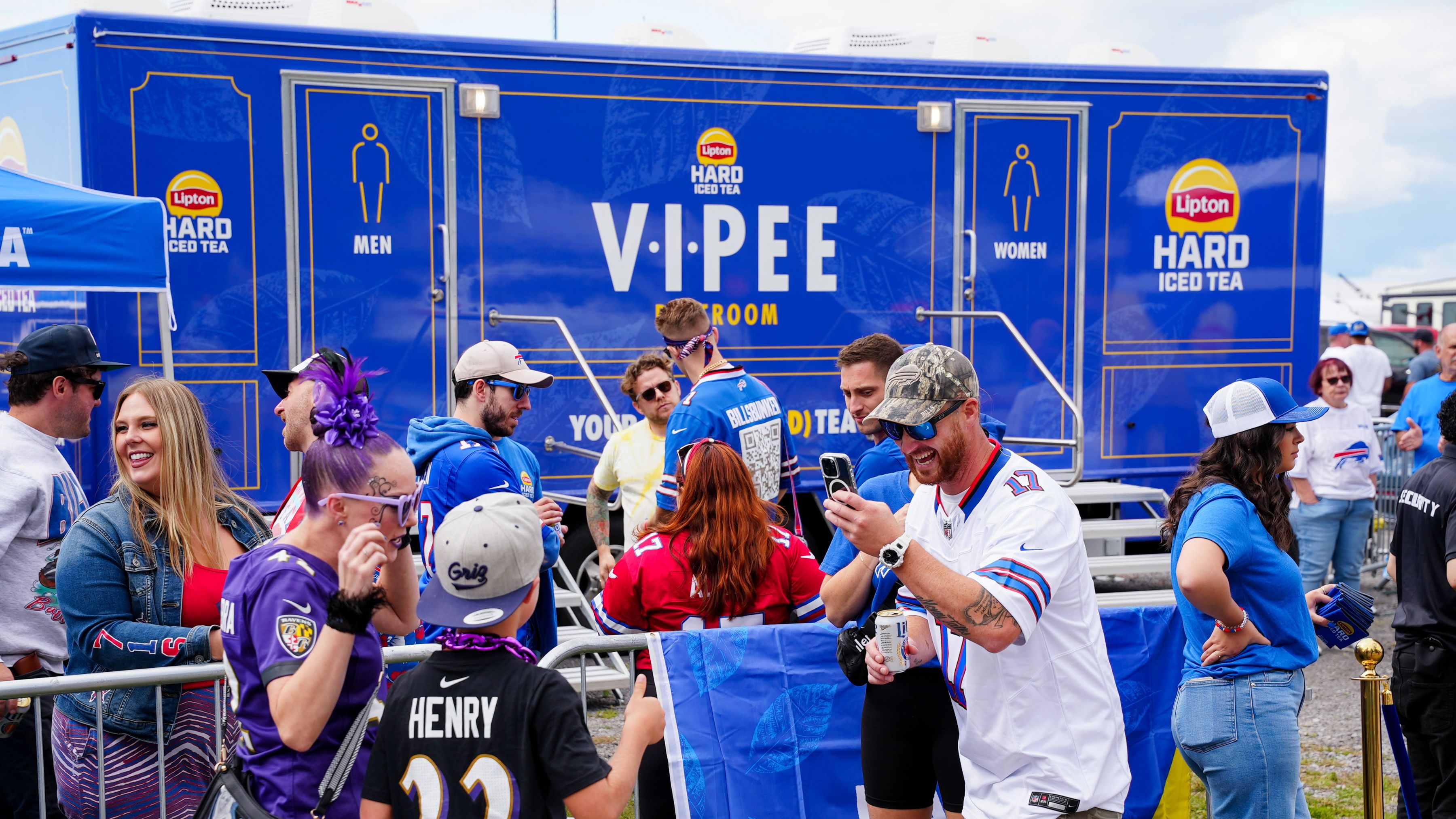 V.I.PEE